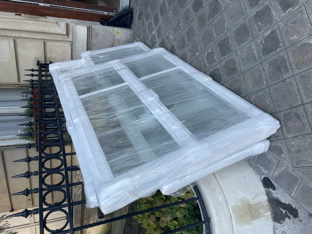 Menuiseries bois sur mesure — fenêtres traditionnelles haussmanniennes Paris